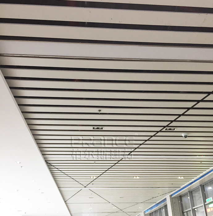 柏爾斯條形扣板